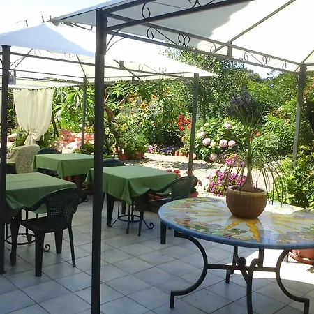 Ortensia Bed & Breakfast 3*