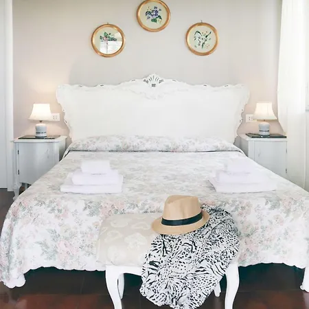 Ortensia Bed & Breakfast Aci Castello