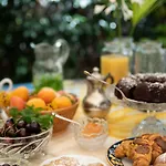 فندق مبيت وإفطار Ortensia 3*